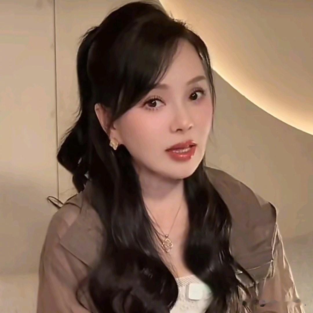 伊能静说的才是婚姻相处之道
她和秦昊都已经在一起14年了，不会再像年轻时候那样，