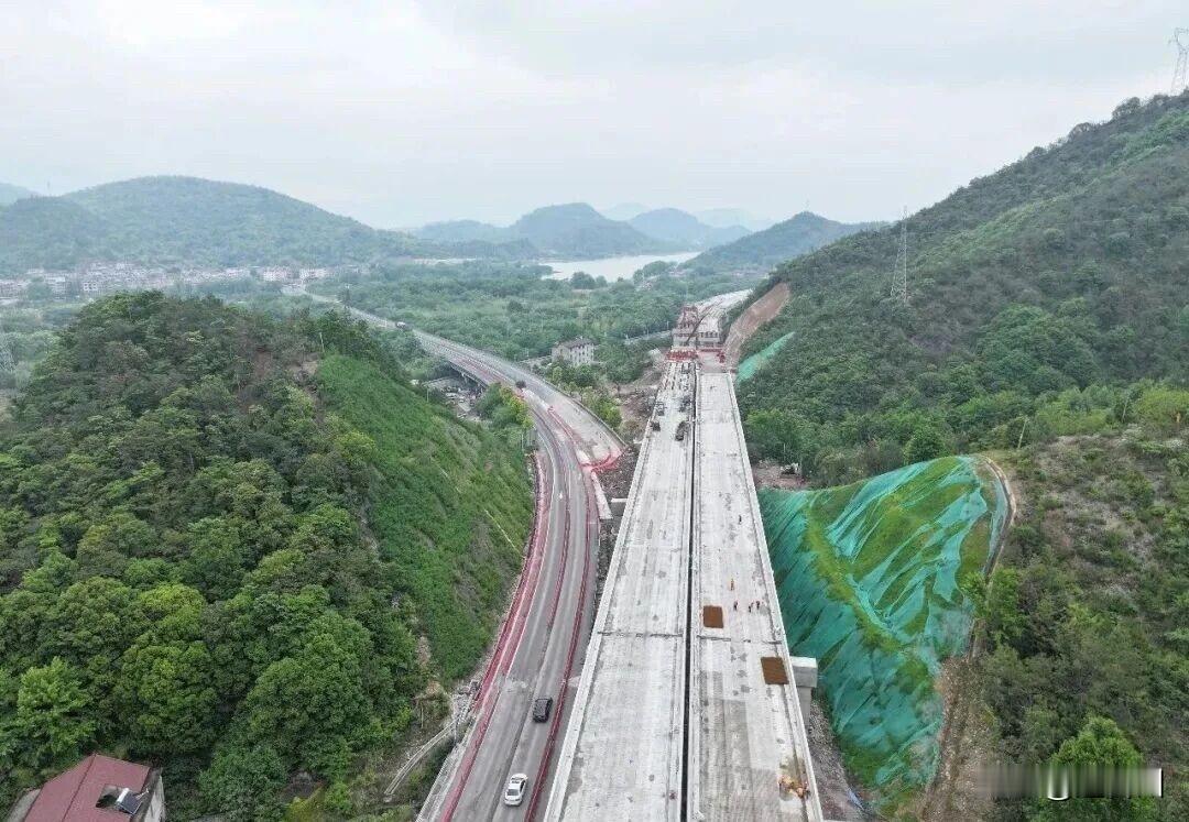 双向四车道！天台出行大升级，国庆前全线贯通

2026年5月19日消息，104国