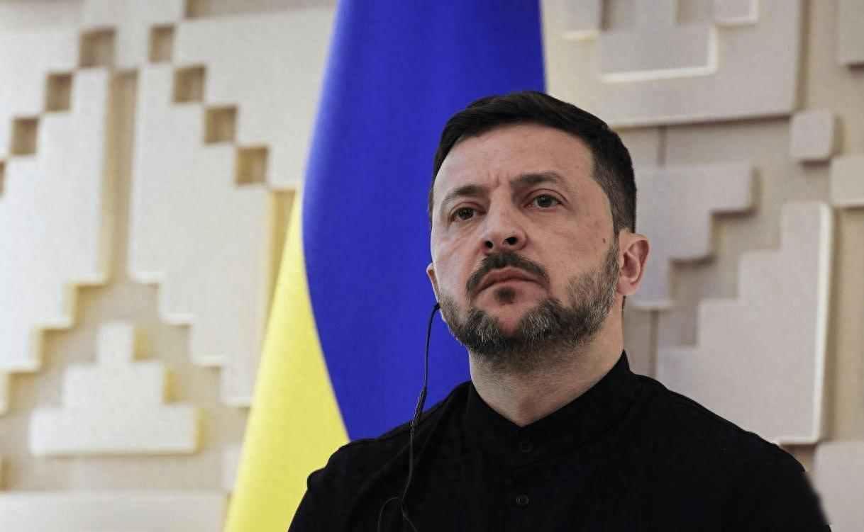 “他该去死”！泽连斯基平安夜诅咒普京，莫斯科冷回应，基辅民众：这算妥协吗？
平安