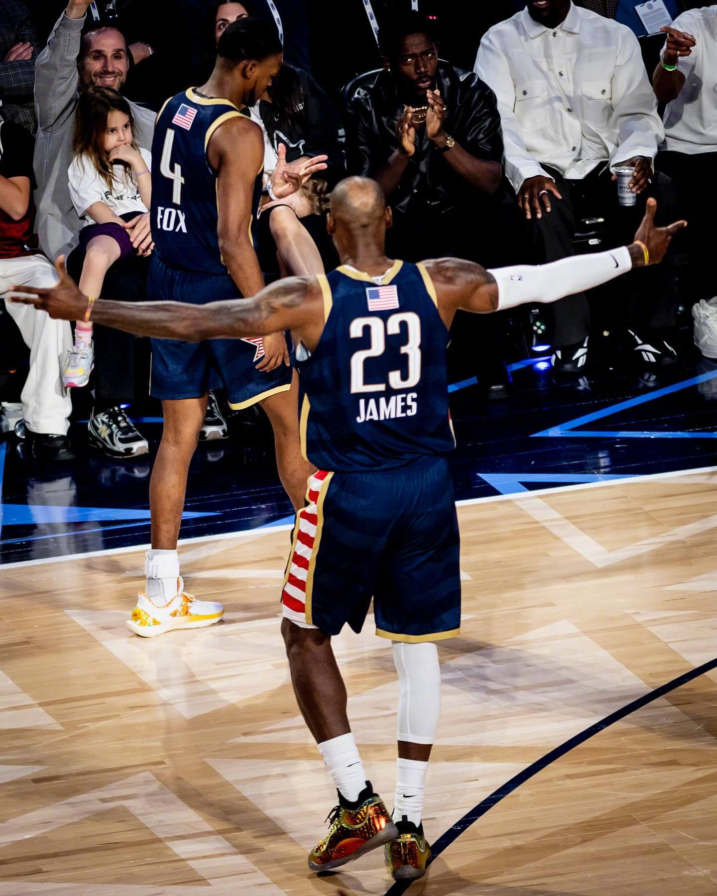 爱德华一个突破、一个抢断三分，以为要杀死比赛了。结果对面条纹队福克斯来了个空位三