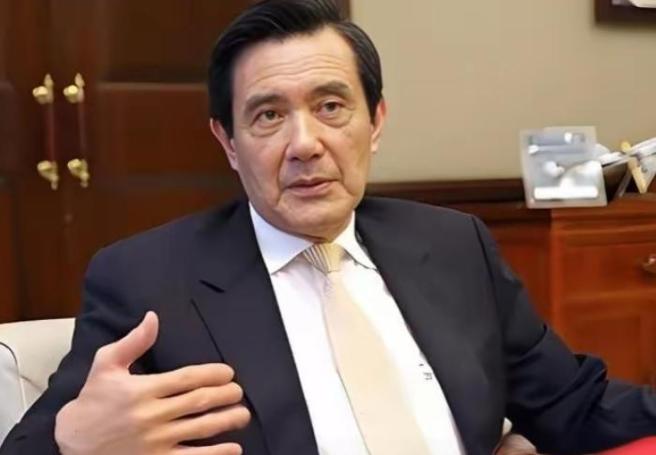 马英九最近一句话，又在岛内炸了锅。

他说：“不承认‘九二共识’，两岸对话就是空