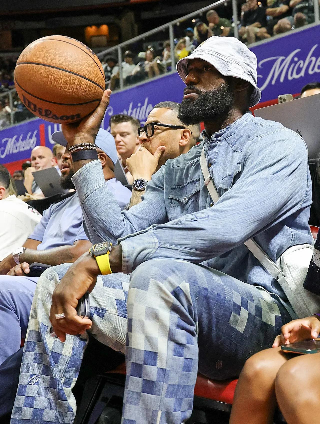 好家伙，都来中国捞金了！

今夏NBA球星中国行行程，有没有你喜欢的球星，只能帮