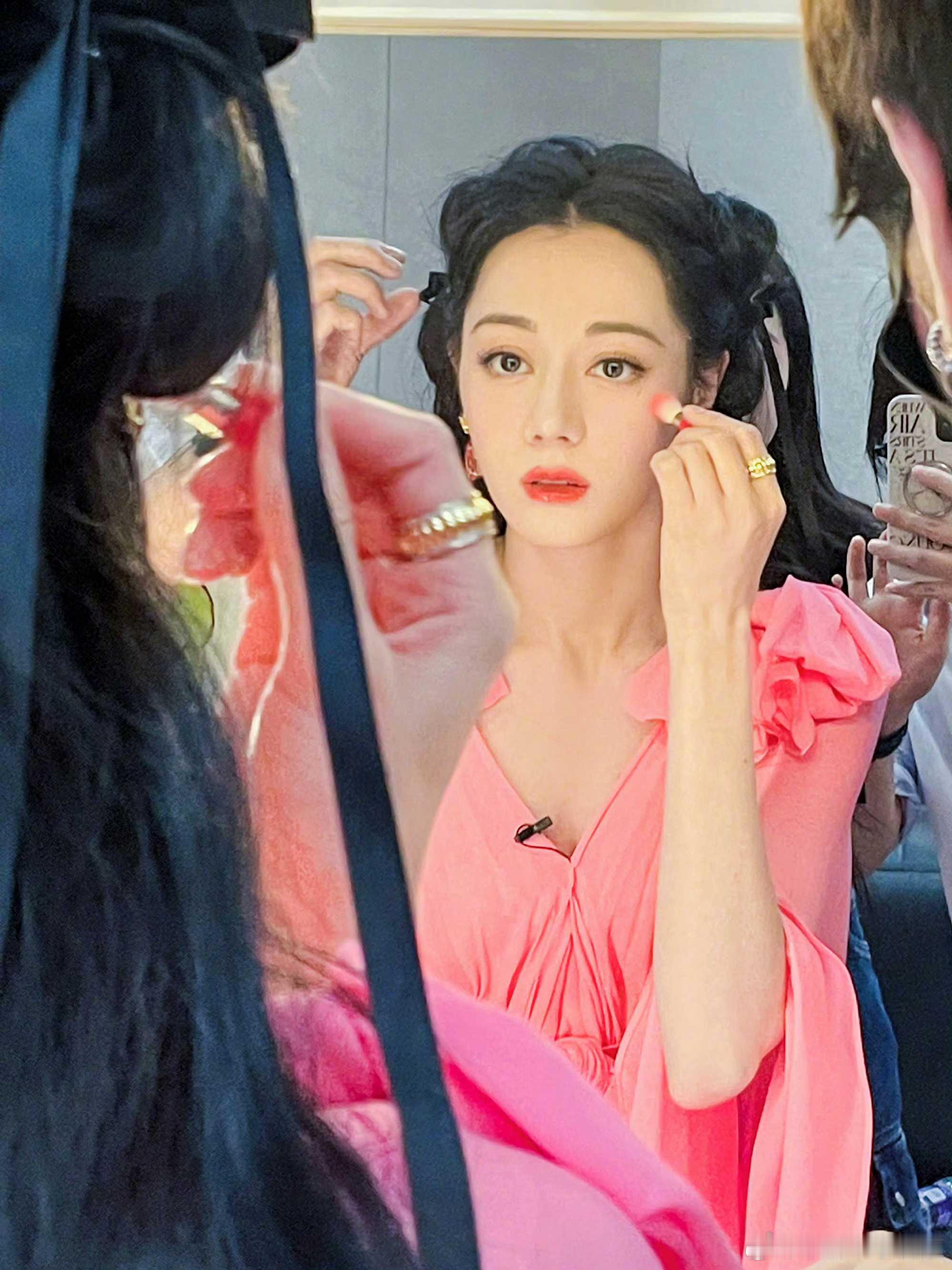 迪丽热巴迪丽热巴0603生日快乐 dlrb 今天星期巴 dlrb 迪丽热巴“有些