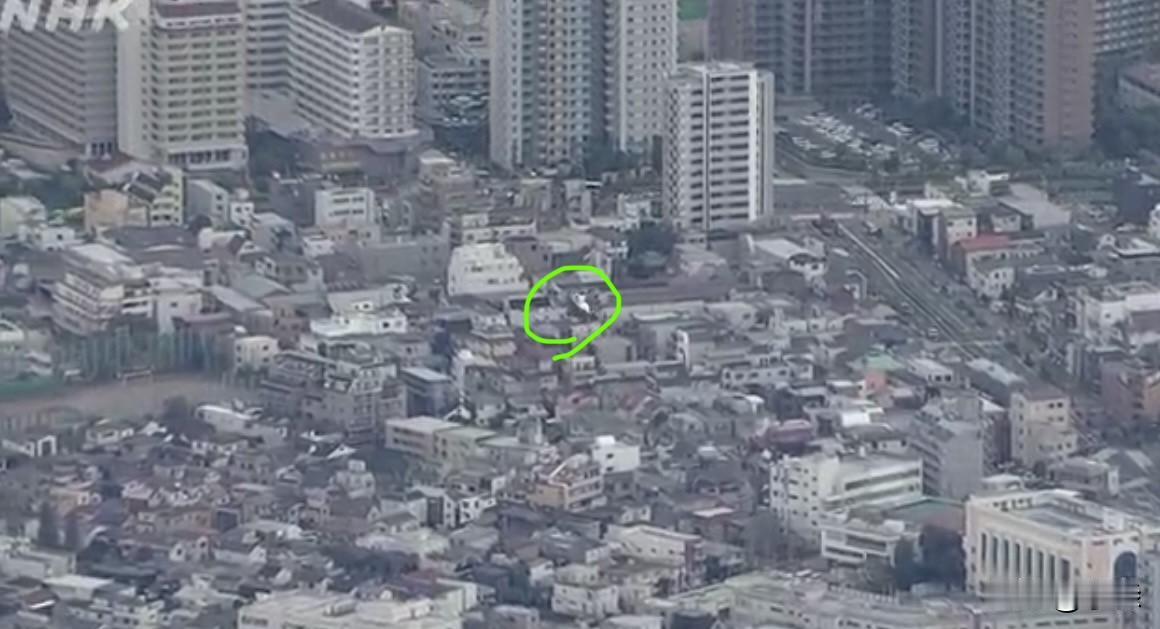 日媒追特朗普追了一天了。刚日本政府给媒体发通知，因为特朗普到访，不要在横须贺基地