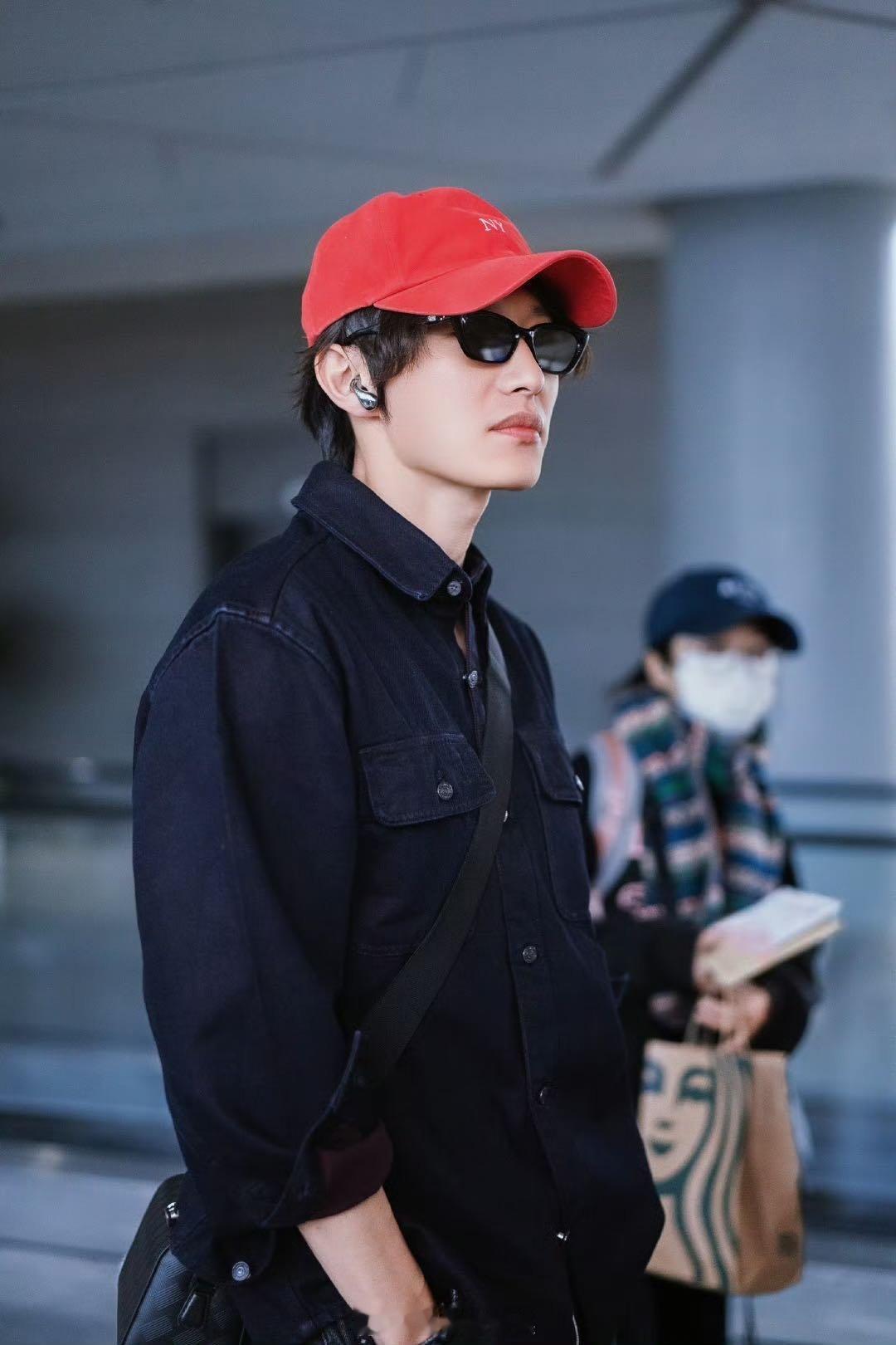 代旭私下这么潮 代旭居然这么会穿搭！剧里霸总，私下竟是如此的潮男一枚，有点被帅到