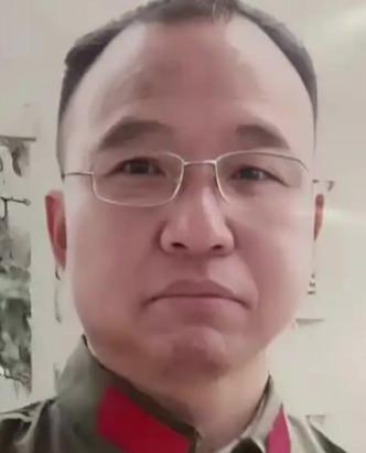 1984年，战士李陶雄中弹后抢救无效，壮烈牺牲。谁知，遗体送往后方安葬时，莫名从