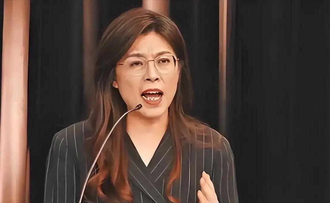 郑丽文看不清大势，耍小聪明想在大陆和美国、日本中虚与委蛇，各方通吃，最终只能是聪
