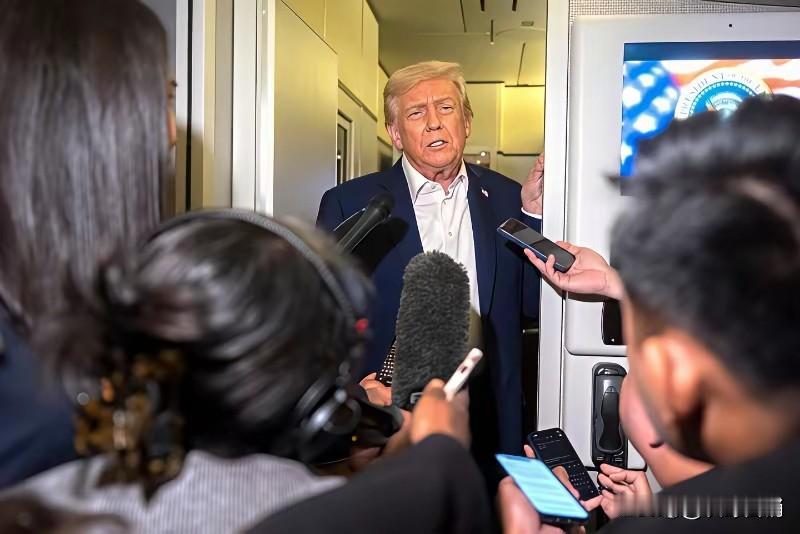 特朗普准备了一套要钱装修白宫的话术。
他说白宫目前还没有合适的场地接待中国朋友。