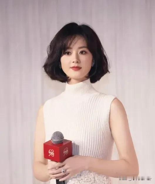 现在的一线小花里，除了赵丽颖，还有拿得出手的吗？
#感觉超过赵丽颖# #赵丽颖确