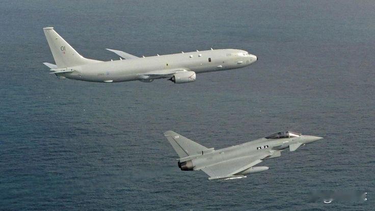 北大西洋暗流涌动，美俄军事对峙骤然升级——美军P-8反潜机、英军“台风”战机密集