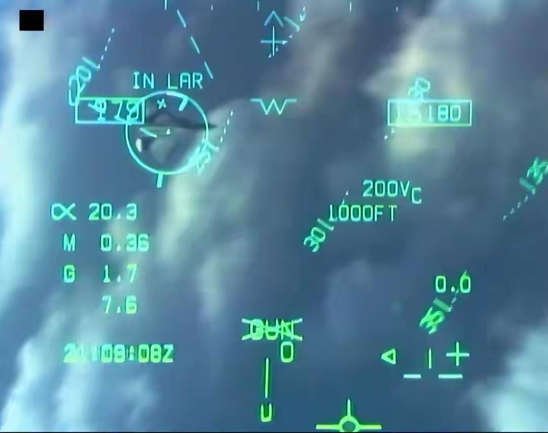 2025年10月3号，央视军事节目直接爆了个大料！在东海防空识别区那片天，歼-1