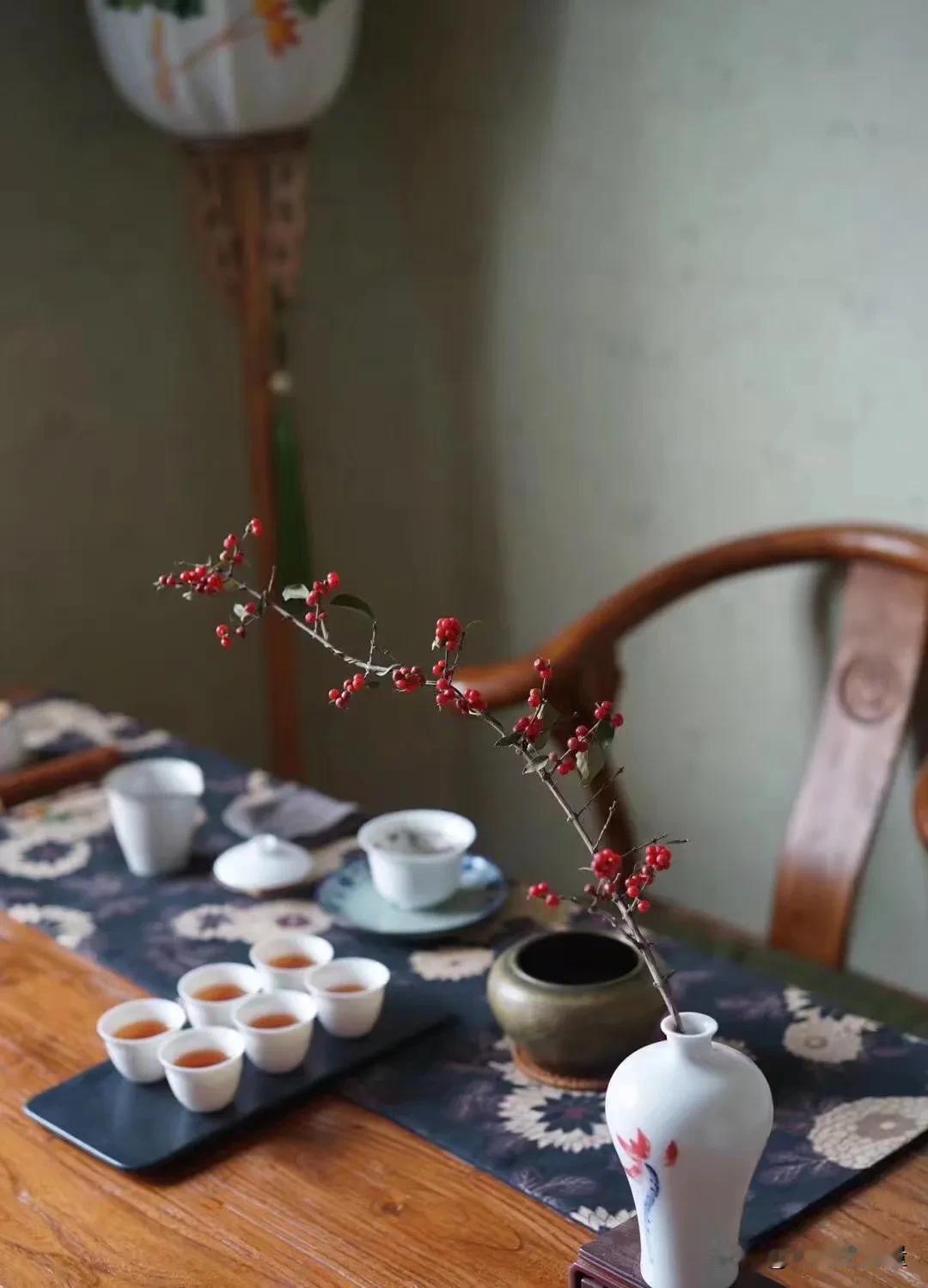 老祖宗流传的10句识人老话，读懂少走弯路
 
老人言：
​1．人，走路慢，必有大