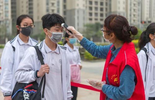 高考、中考相继落幕，千万少年从题海中猛然抽身，迎来一个长达两个多月的“超长假期”