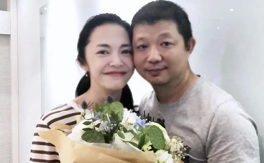 就在刚刚，一则重磅消息突袭娱乐圈，姚晨与曹郁发布联合声明，正式官宣离婚，瞬间引爆