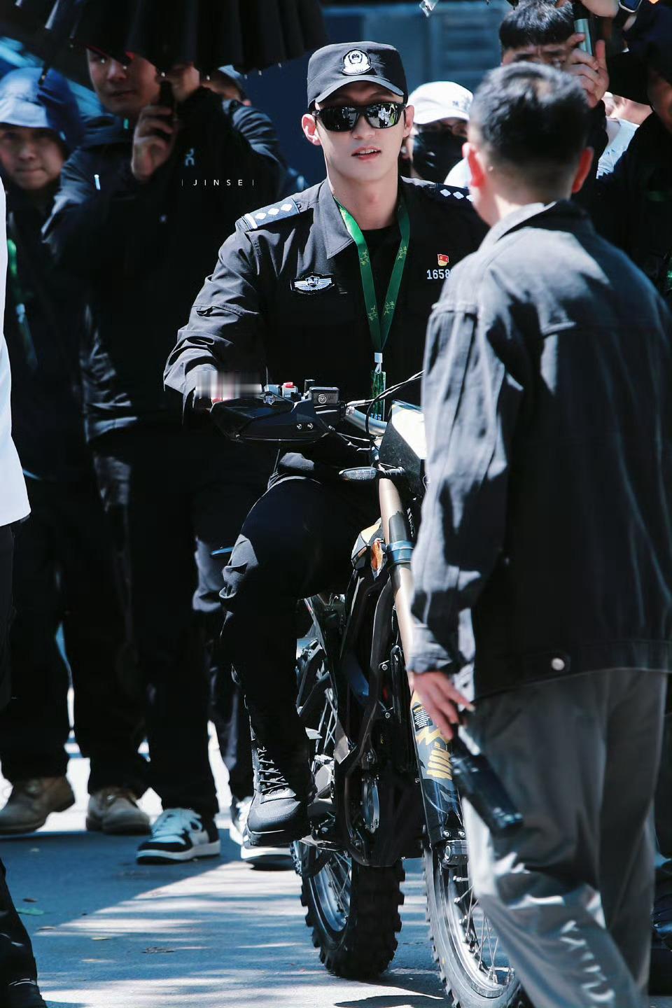 黄景瑜✖️徐若晗 警察✖️医生诡秘我又来感觉了黄景瑜徐若晗明川有知夏出妆路透