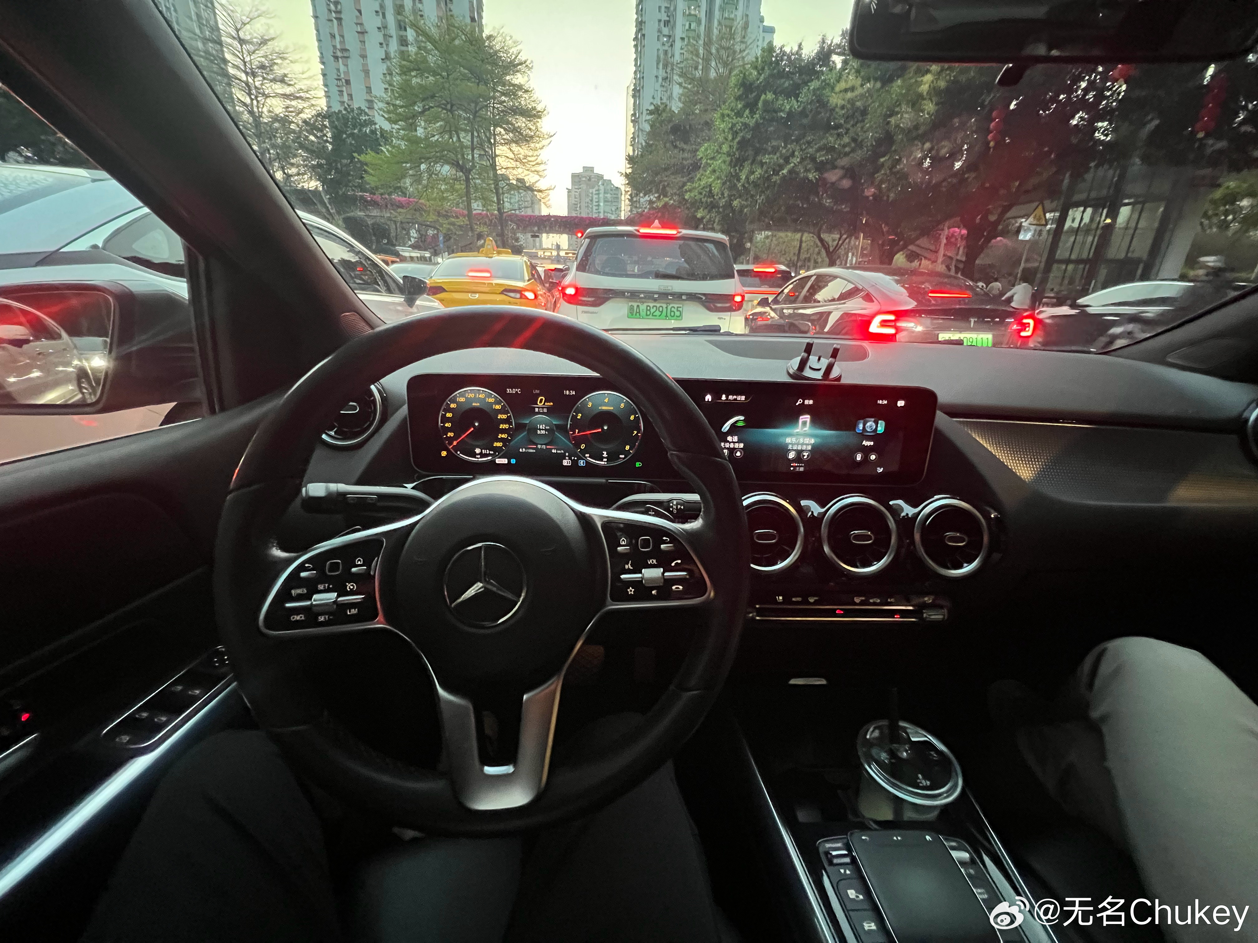 简单体验了一下租的，已经停售了的奔驰B200。在这之前其实我一直以为这车开起来会