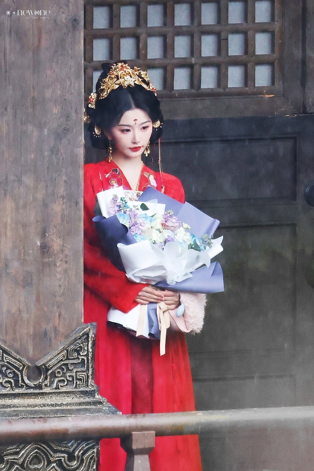 #孔雪儿晒杀青照#孔雪儿真的非常适合这样的妆容，而且很适合这样的花钿妆，给我们带