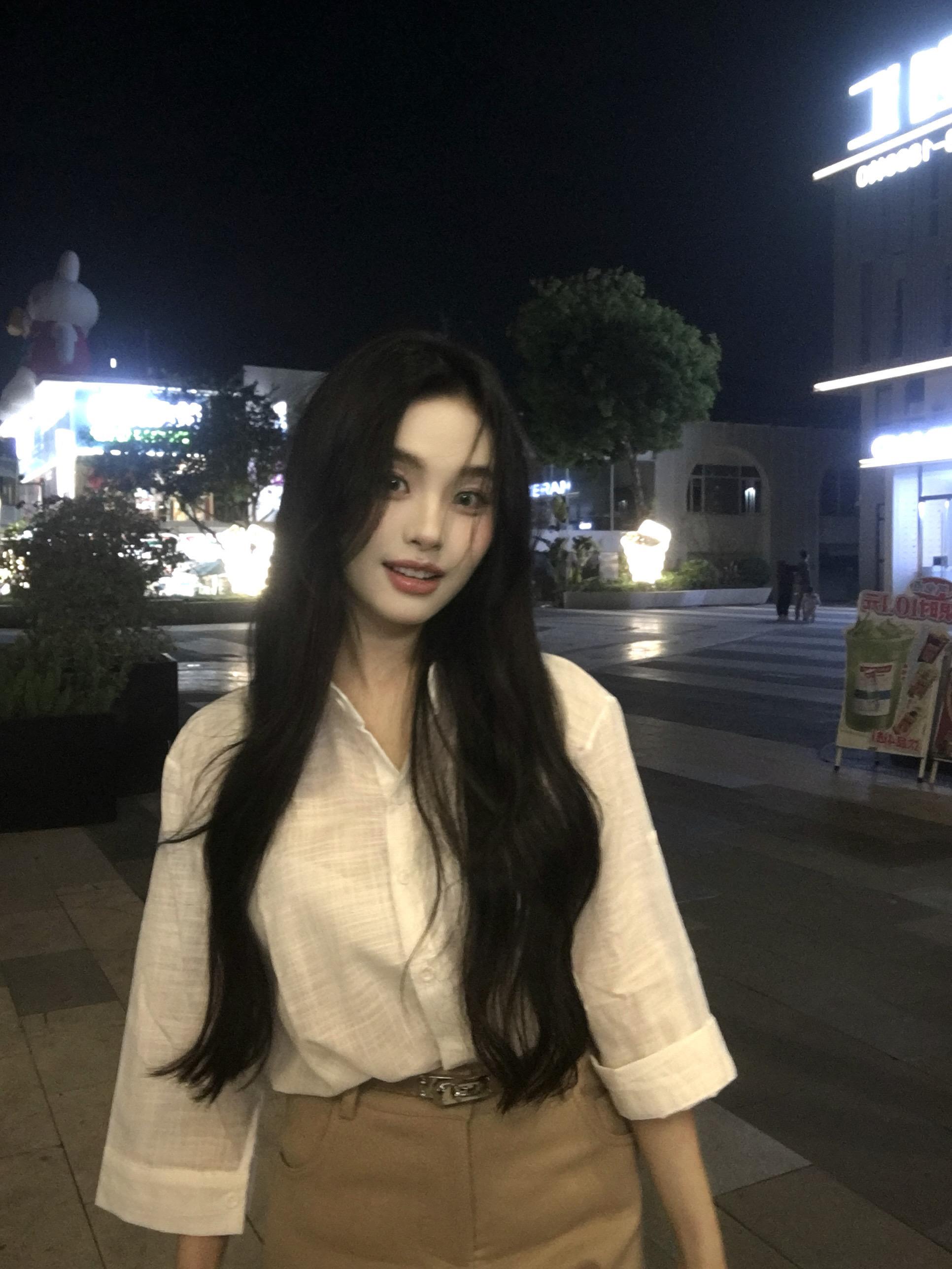 爱我 却没有在意我的感受 假装害怕失去我 却一次又一次的伤害我