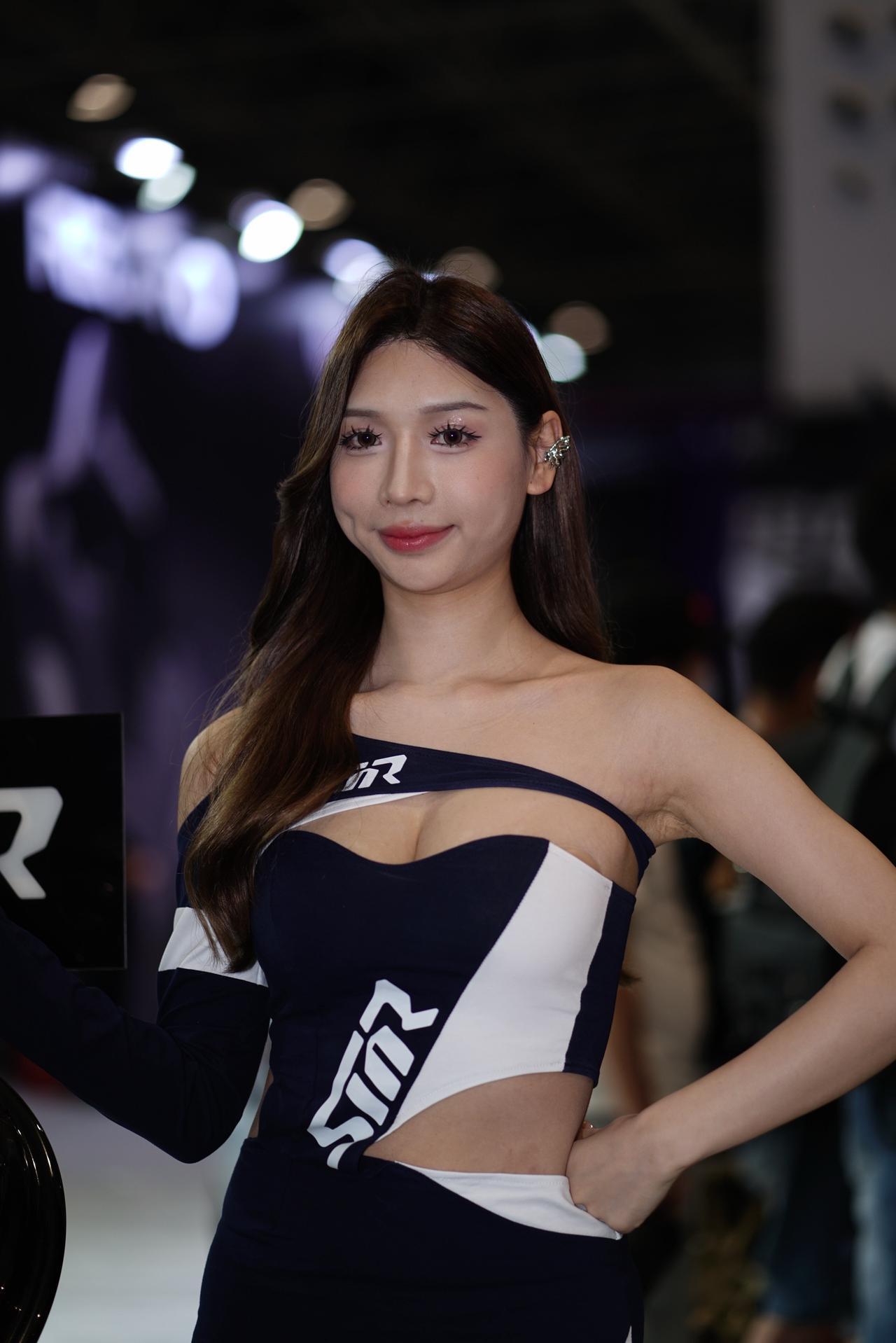 美女 大长腿 车展现场 汽车 日常分享