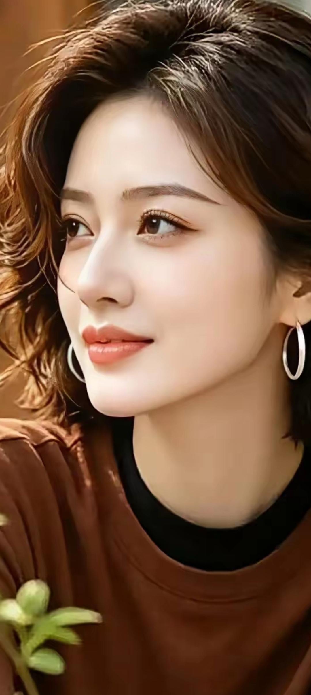 温柔甜美的少女，散发着自然的光彩！🌟✨