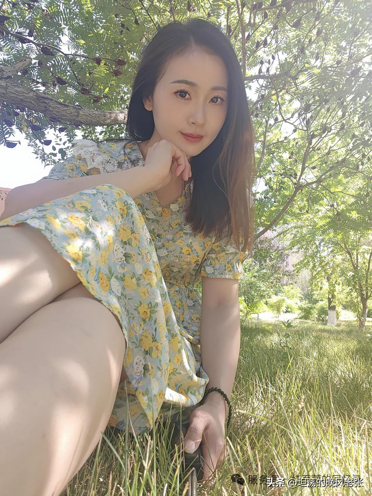 雨后的小镇，天气微晴，路上汽车多了起来！