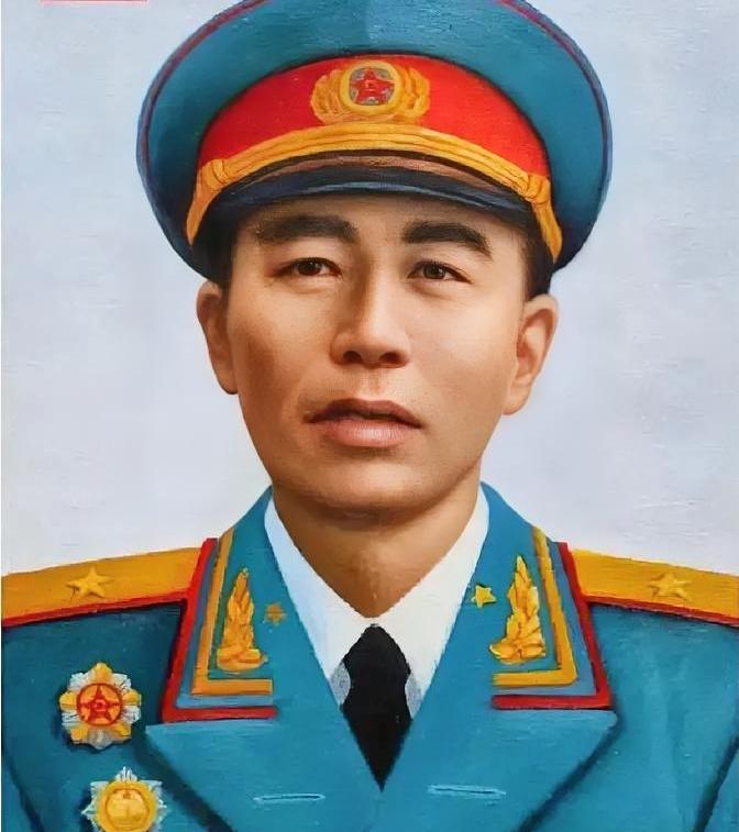 贺健（1911—2008），湖北红安人，原名喻安良，1955年授少将军衔。战场上