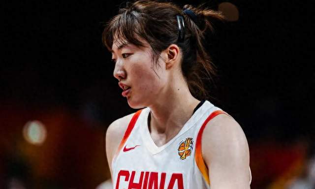 中国女篮四消息！韩旭当选最佳、宫鲁鸣肯定球员斗志，中国队出线