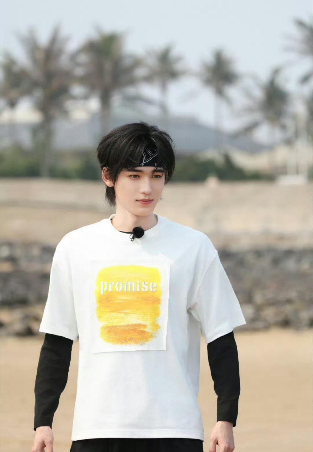 宋亚轩来跑男主打一个听话奔跑吧 张真源在线给宋亚轩传授撕名牌小技巧，乖巧温顺的模