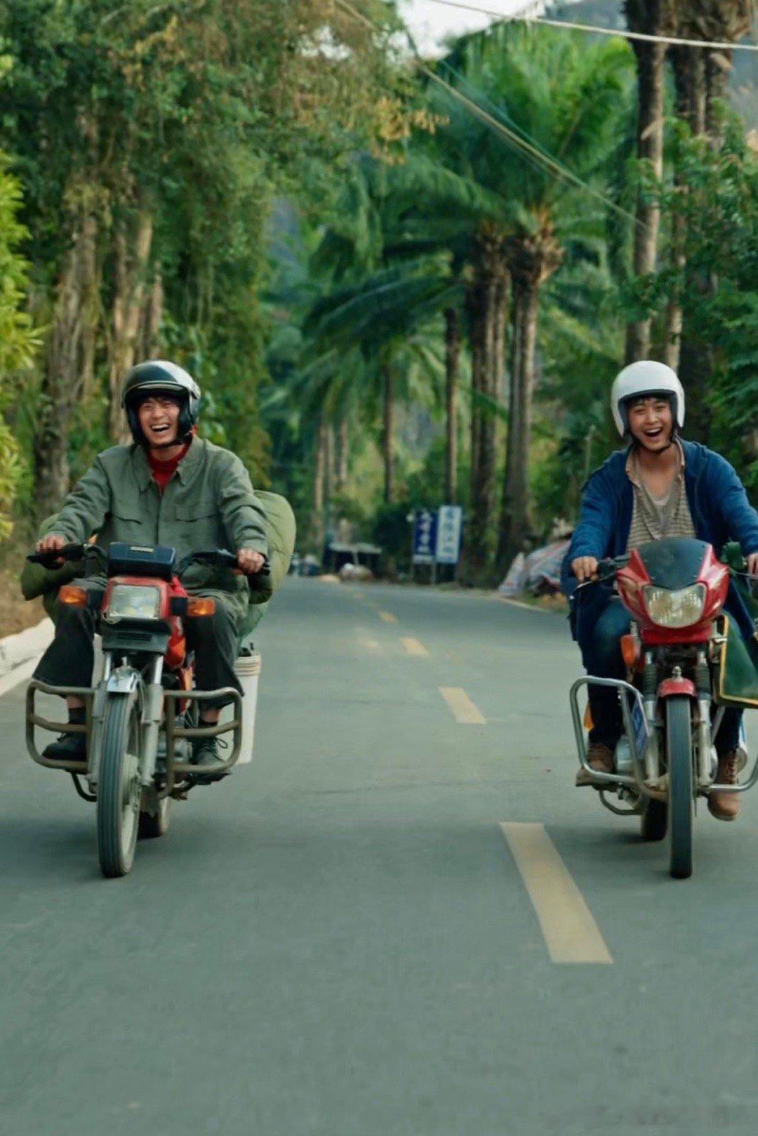 春节父母期盼的是老己平安归家北往真的道出了很多人的心声，不管多远都一定要平安归家