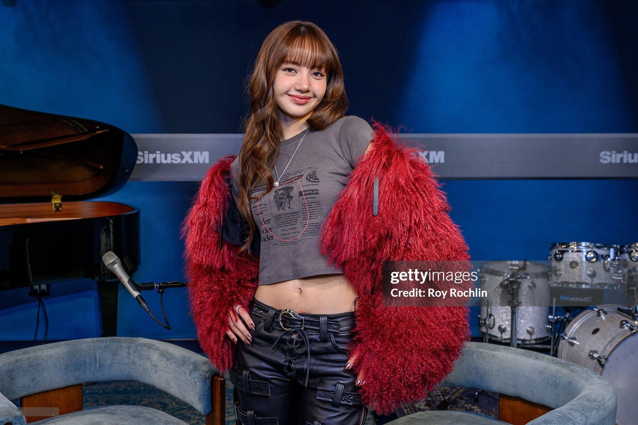 260911 Lisa造访SiriusXM演播室❣️So prettyyyyyy