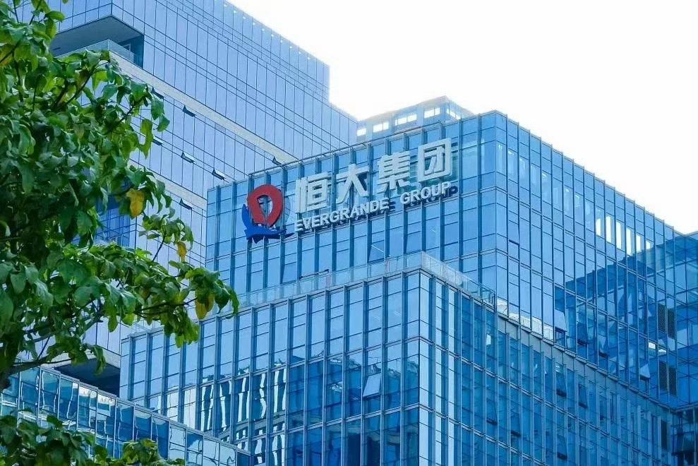 俺曾见金陵玉殿莺啼晓，秦淮水榭花开早，谁知道容易冰消！眼看他起朱楼，眼看他宴宾客