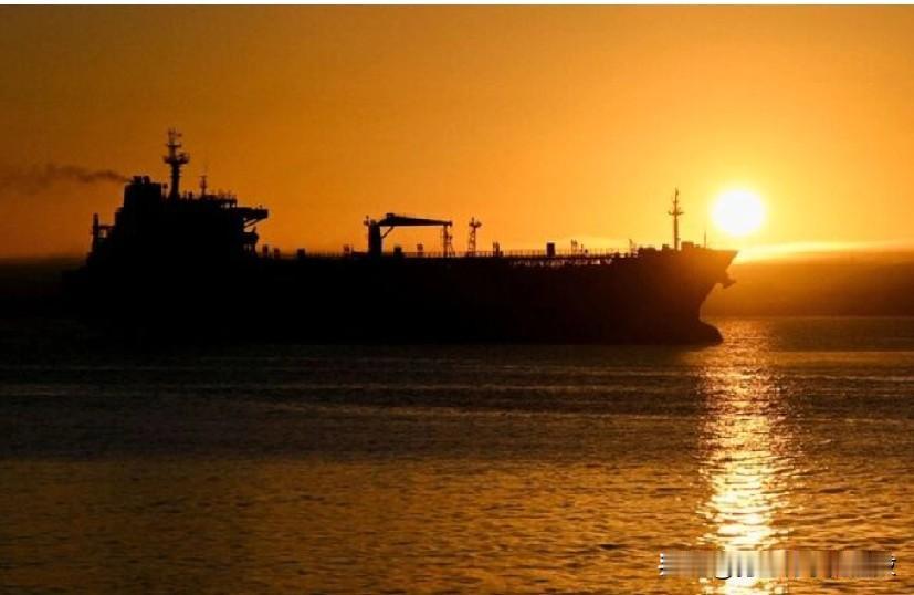 美国财政部表示将允许委内瑞拉向古巴转售石油。
路透华盛顿 2 月 25 日电 —