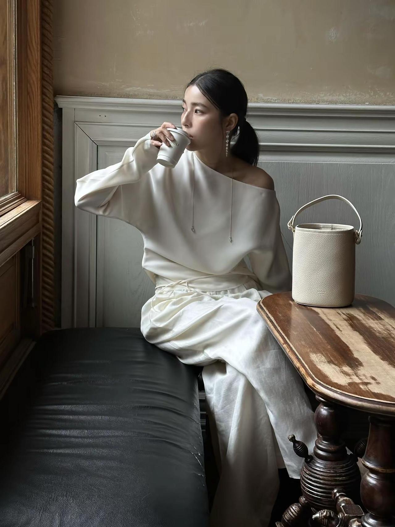 独处 是为了不陪别人演戏穿搭气质套装 温柔风穿搭 极简穿搭 气质套装