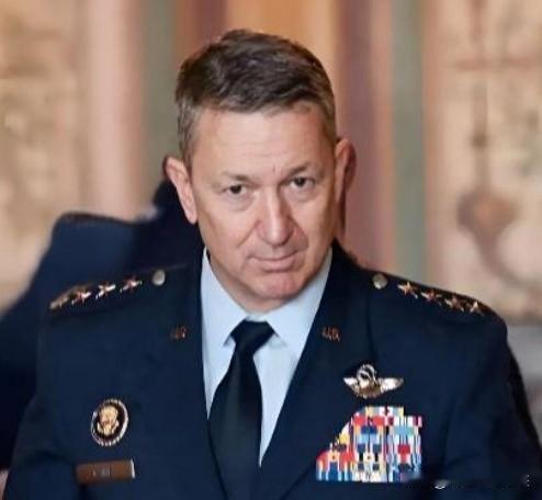 美国这回看来是真不打算装了。

参谋长联席会议主席直接发话，把西半球34个国家的