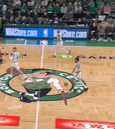 塔图姆乌布雷上演暴力扣篮！
2026年04月20日NBA 季后赛东部首轮 G1 