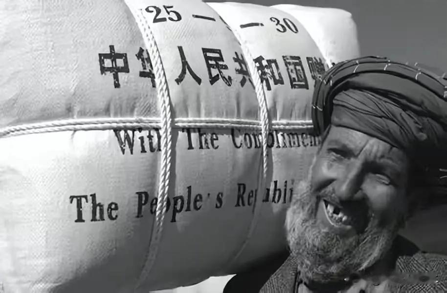 这是一个曾经十分有好的国家如今形同陌路。六七十年代已经记事的人们对这个国家非常非