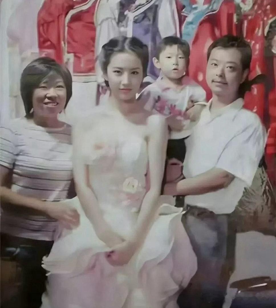 那个年代，很难想象刘亦菲当时有多美 