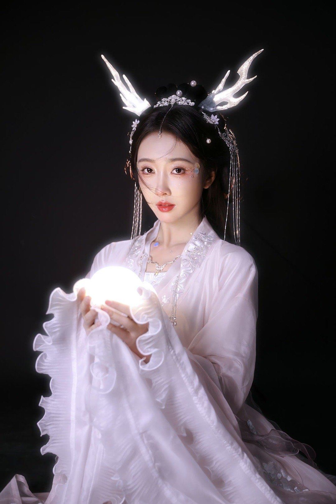 #宣璐鱼鳞眼妆#、#宣璐新年龙女造型#  宣璐鱼鳞眼妆，宣璐新年龙女造型，我爱了