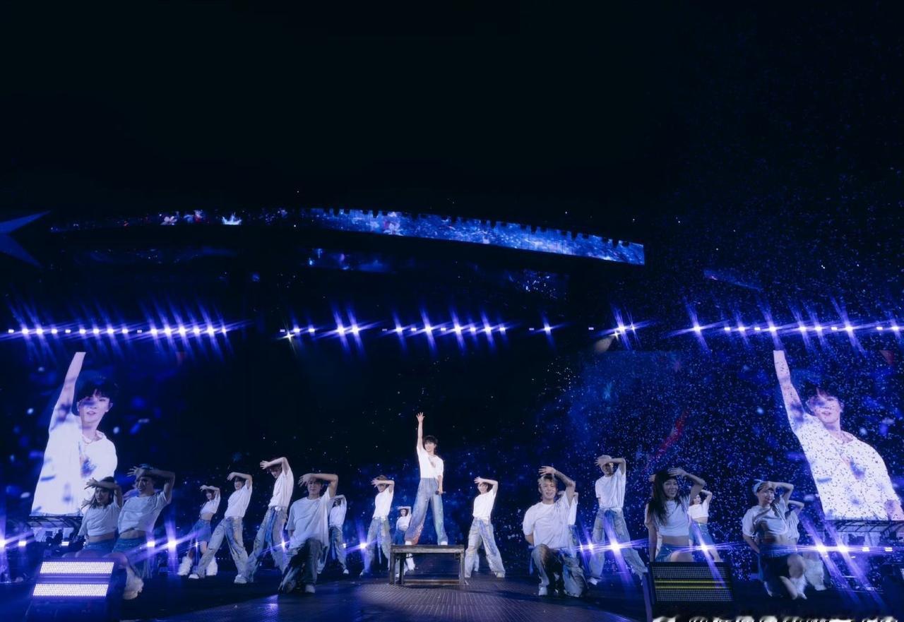 🎵周深2025深深的巡回演唱会🎵周深演唱会 🎵周深新专辑反深代词

 💫