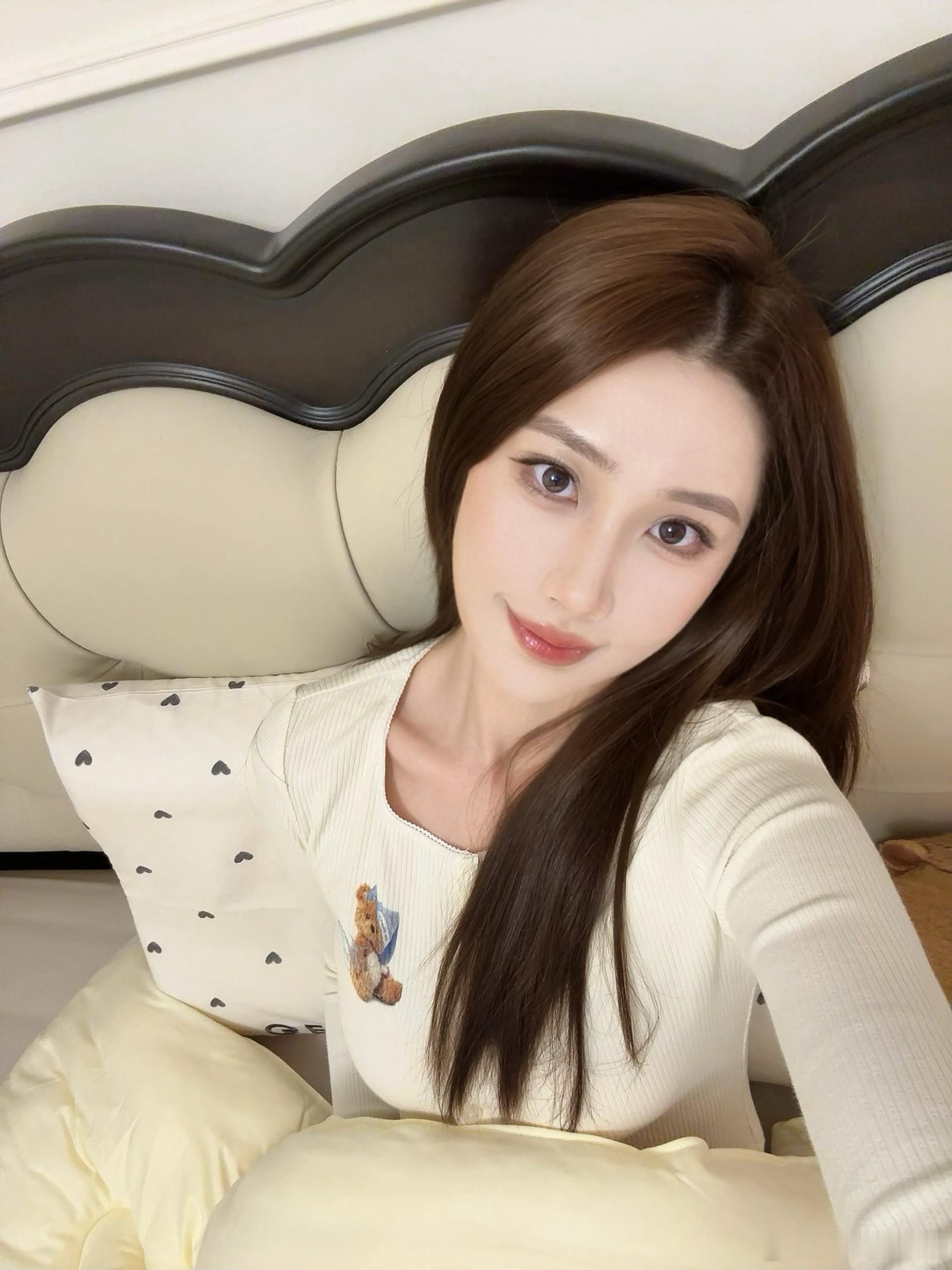 怎么还不供暖呐，早早钻被窝里了～对了今天20号双11预售活动开始了，有想买昨天我