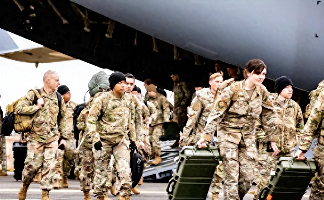 欧洲现在是又焦虑又无奈，美国要从北约及其下属的近30个机构里裁掉大约200个岗位