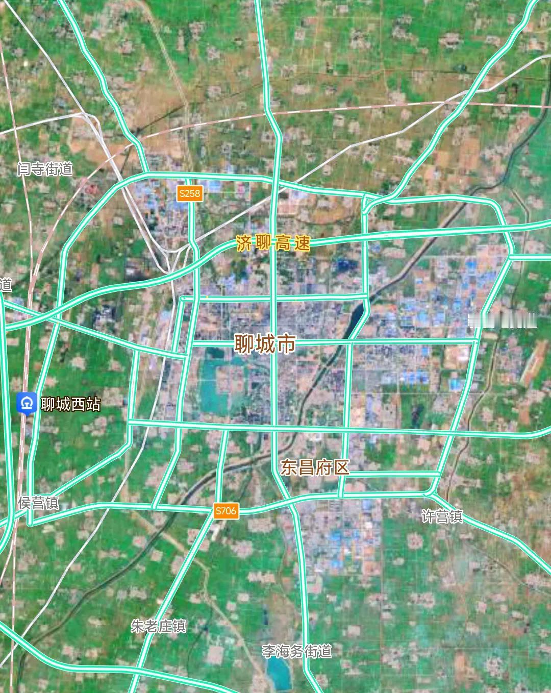 虽然综合实力跟烟台、潍坊还是有很明显的差距，但是可以看出最近的一年聊城的进步还是