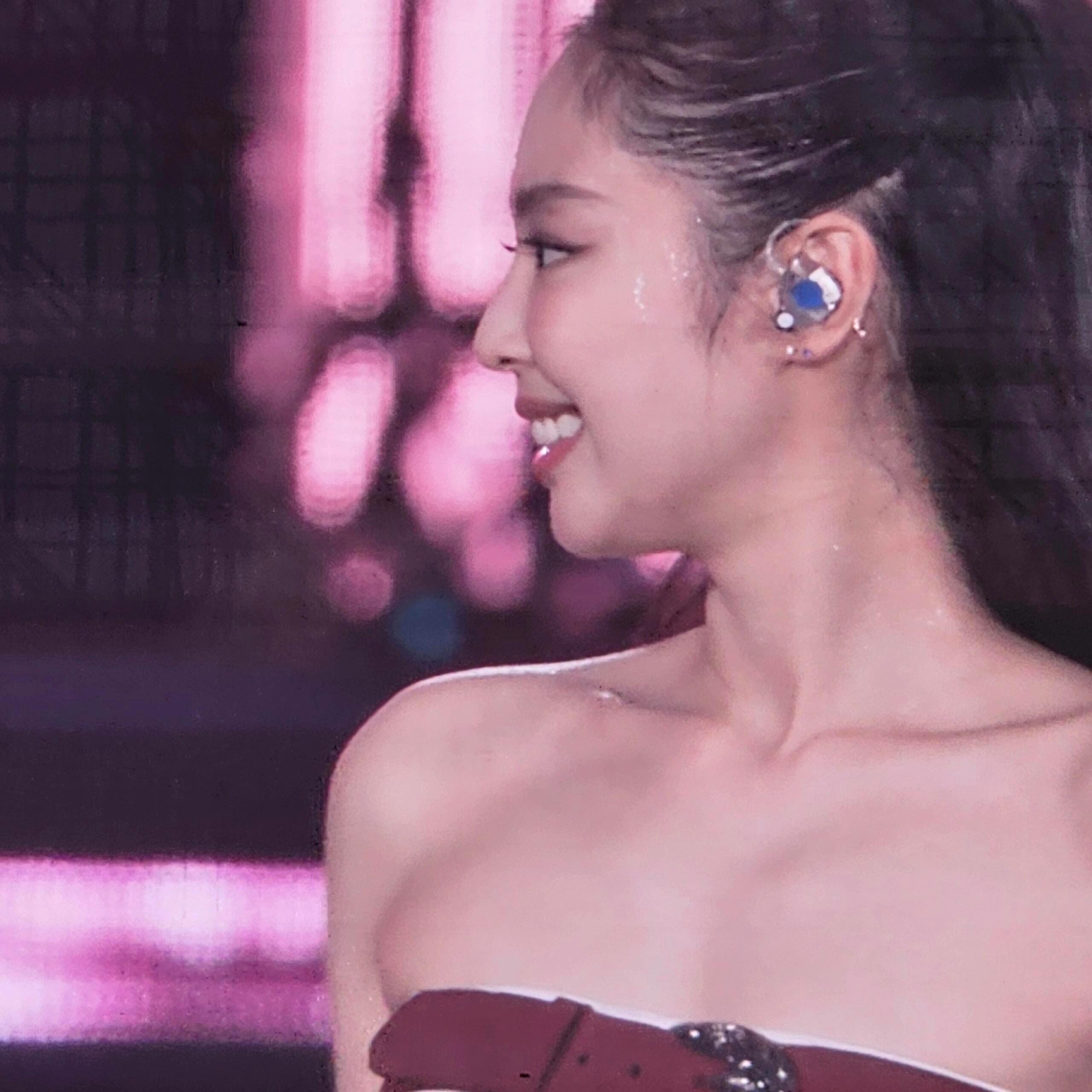 Jennie和Jisoo这两张脸太权威了啊啊啊啊 ​​​