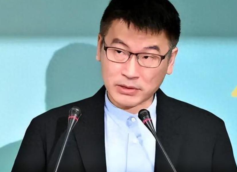 这两天台陆委会的操作，比翻书还快。

9月2号还在例行记者会上撂狠话，拿“平等参