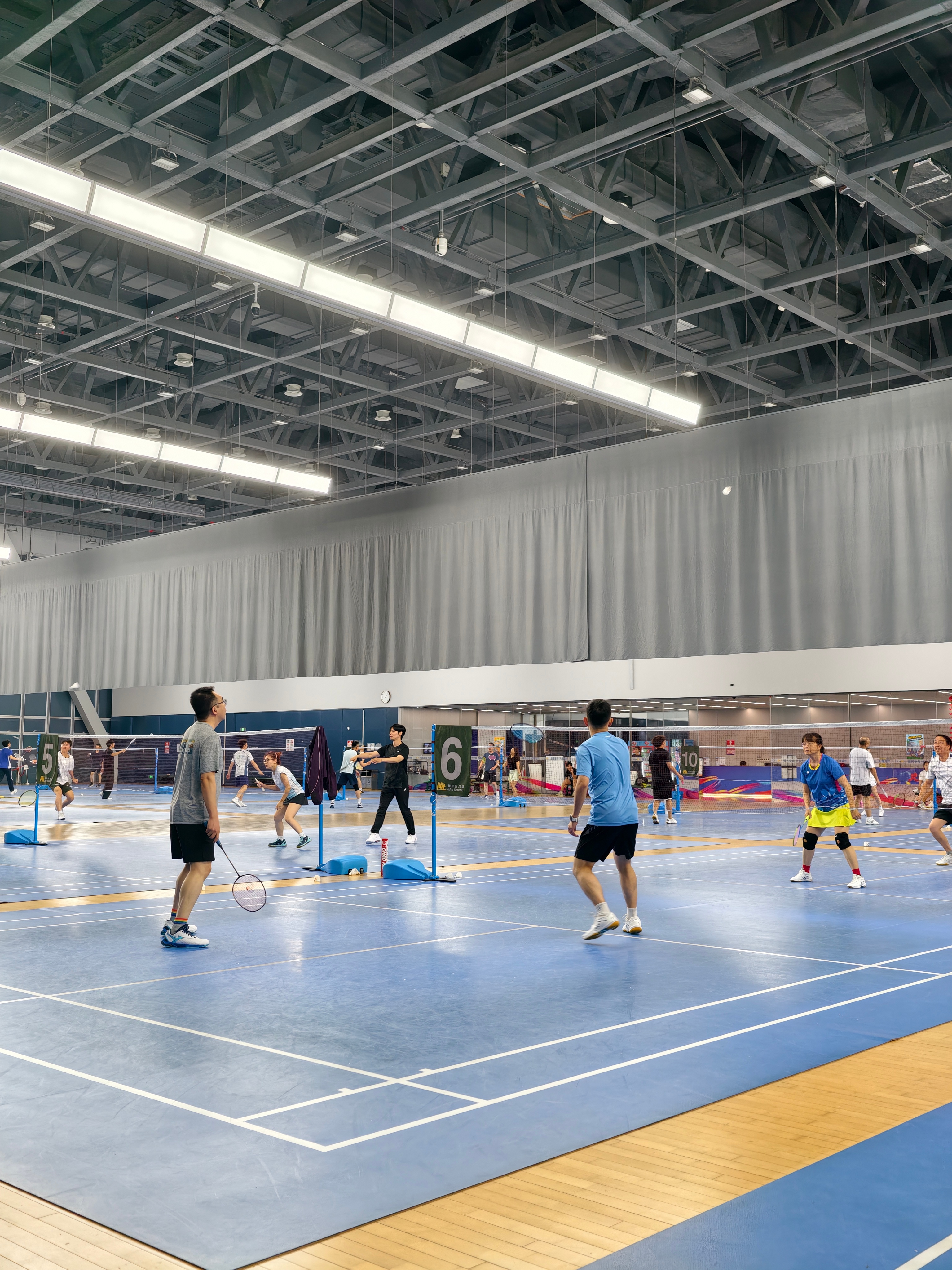 好久没打羽毛球了，运动就是爽！ 