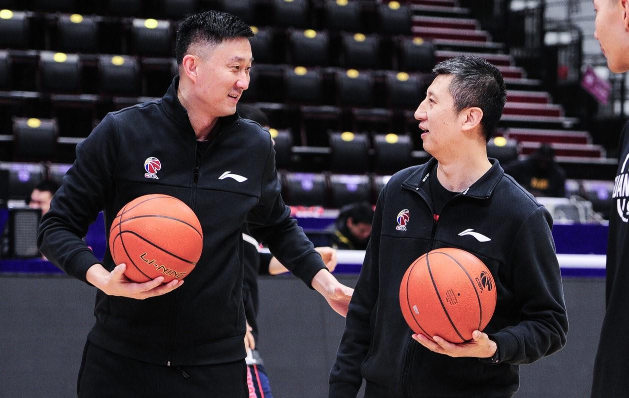 一位广东球迷发文说，如果老叔郭士强在广东宏远该有多好呀，那些年轻球求员就有福了，