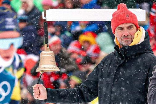 梦幻联动！前利物浦主帅克洛普为冬季两项最后一圈摇铃