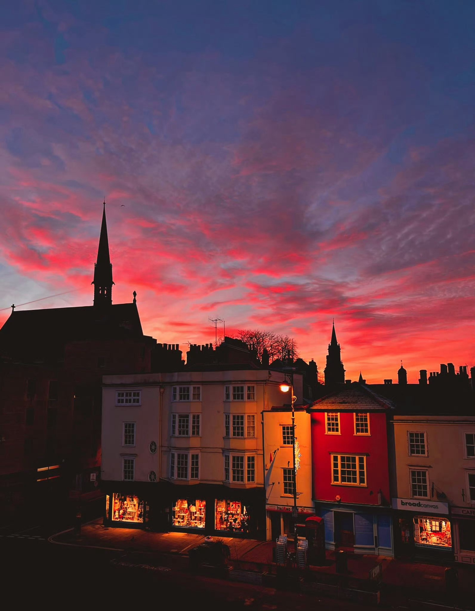 牛津？Broad Street sunrise📷 Petros Spanou 