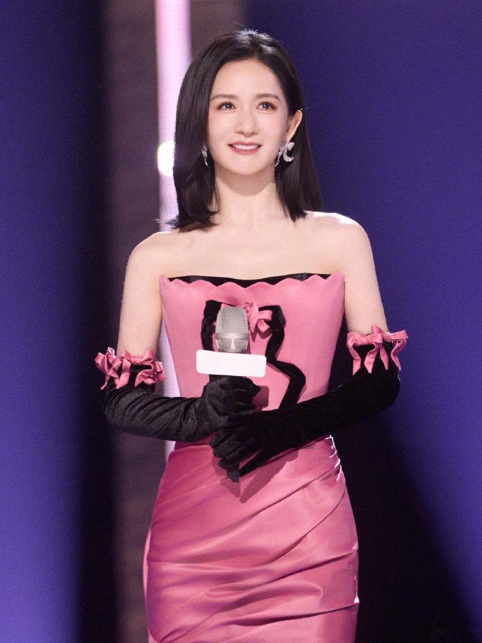 谢娜一张票卖一千多，还说自己亏本倒贴钱。我把她演唱会的账本扒了出来，看完你就不骂