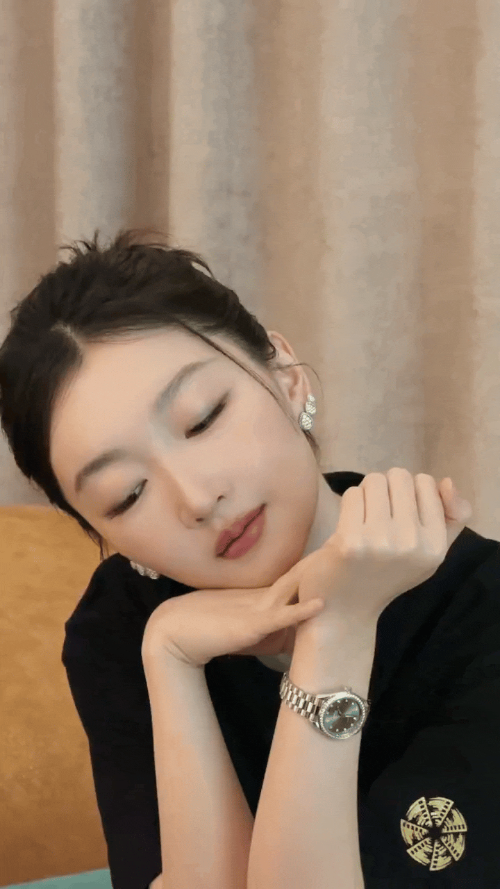 周冬雨这颜值其实还可以，毕竟是张艺谋选出来的女演员！